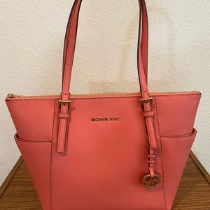 NWT Michael Kors Jet Set Pink Grapefruit Tote